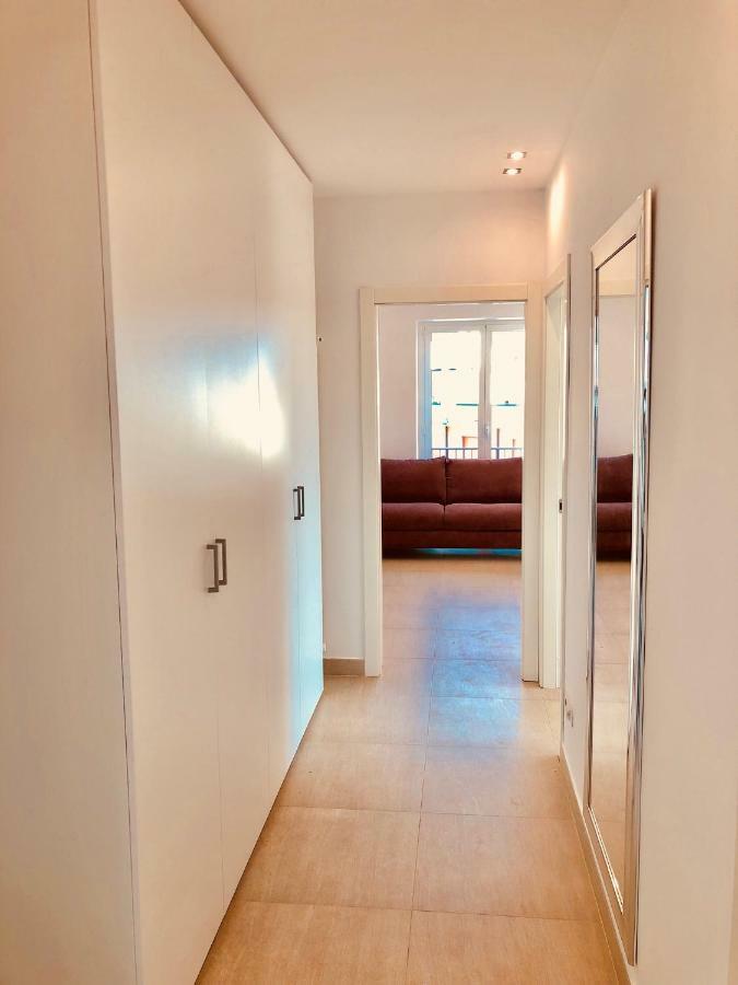 דירות לואינו Attico Palazzo Di Vetro מראה חיצוני תמונה